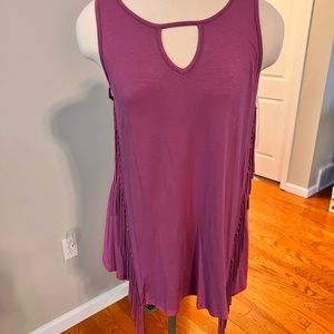 Ladies sleeveless Top with fringe detail